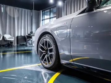 BMW 750e xDrive M-Sport  Warranty 03 27  Full PPF