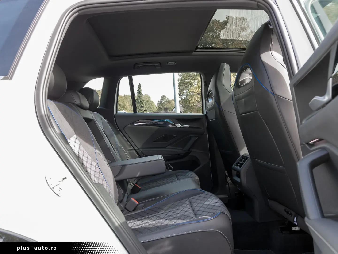 VW Tiguan 2.0 TDI  DSG 4MOTION R-Line PANORAMA DCC