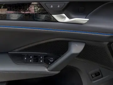 VW Tiguan 2.0 TDI  DSG 4MOTION R-Line PANORAMA DCC