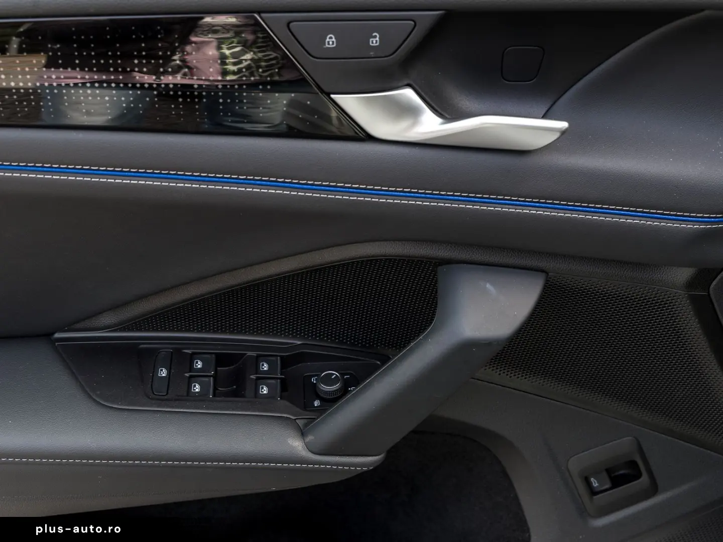 VW Tiguan 2.0 TDI  DSG 4MOTION R-Line PANORAMA DCC