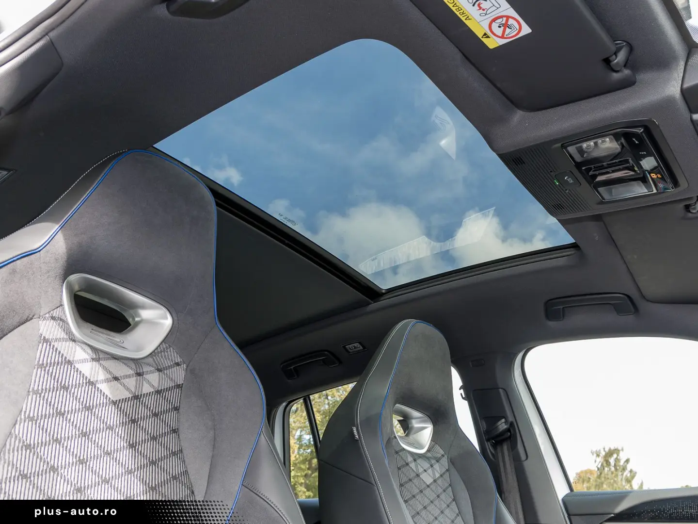 VW Tiguan 2.0 TDI  DSG 4MOTION R-Line PANORAMA DCC