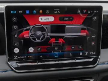 VW Tiguan 2.0 TDI  DSG 4MOTION R-Line PANORAMA DCC