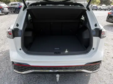 VW Tiguan 2.0 TDI  DSG 4MOTION R-Line PANORAMA DCC