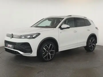 VW Tiguan 2.0 TDI 4M DSG R-Line Pano Nav Key Kam 20