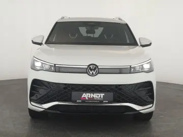 VW Tiguan 2.0 TDI 4M DSG R-Line Pano Nav Key Kam 20