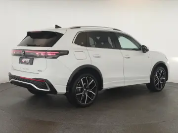 VW Tiguan 2.0 TDI 4M DSG R-Line Pano Nav Key Kam 20