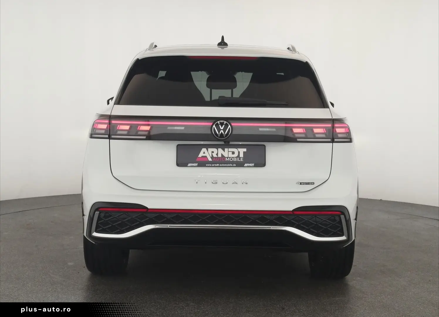 VW Tiguan 2.0 TDI 4M DSG R-Line Pano Nav Key Kam 20