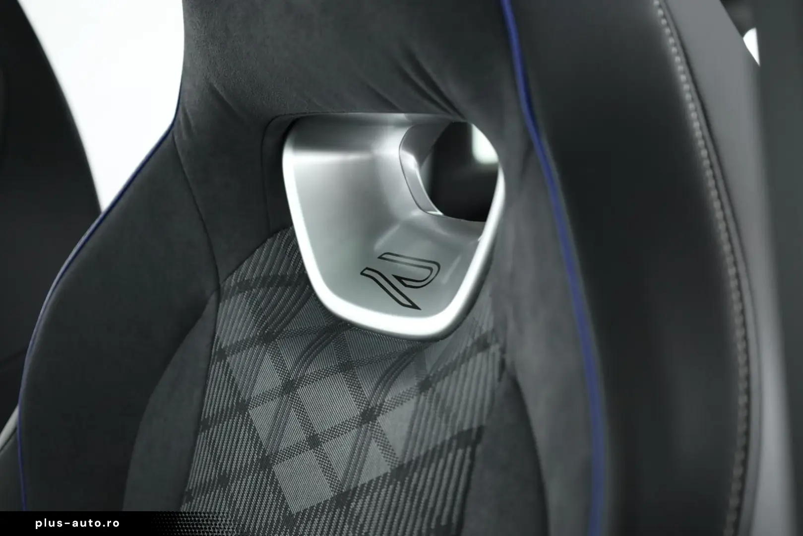 VW Tiguan 2.0 TDI 4M DSG R-Line Pano Nav Key Kam 20