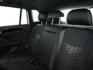 VW Tiguan 2.0 TDI 4M DSG R-Line Pano Nav Key Kam 20