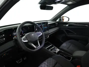 VW Tiguan 2.0 TDI 4M DSG R-Line Pano Nav Key Kam 20