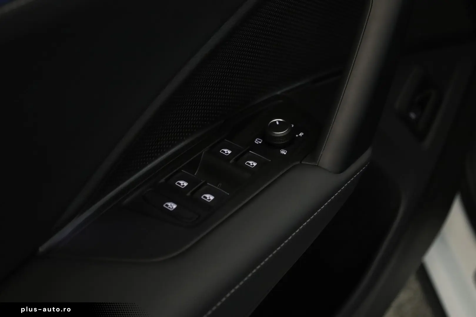 VW Tiguan 2.0 TDI 4M DSG R-Line Pano Nav Key Kam 20