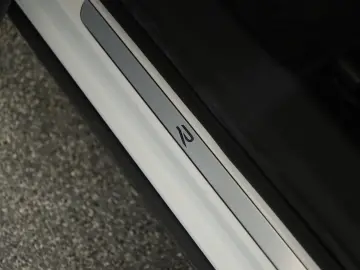 VW Tiguan 2.0 TDI 4M DSG R-Line Pano Nav Key Kam 20