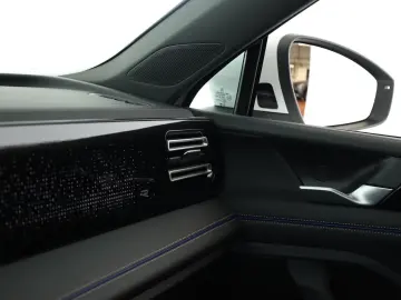 VW Tiguan 2.0 TDI 4M DSG R-Line Pano Nav Key Kam 20