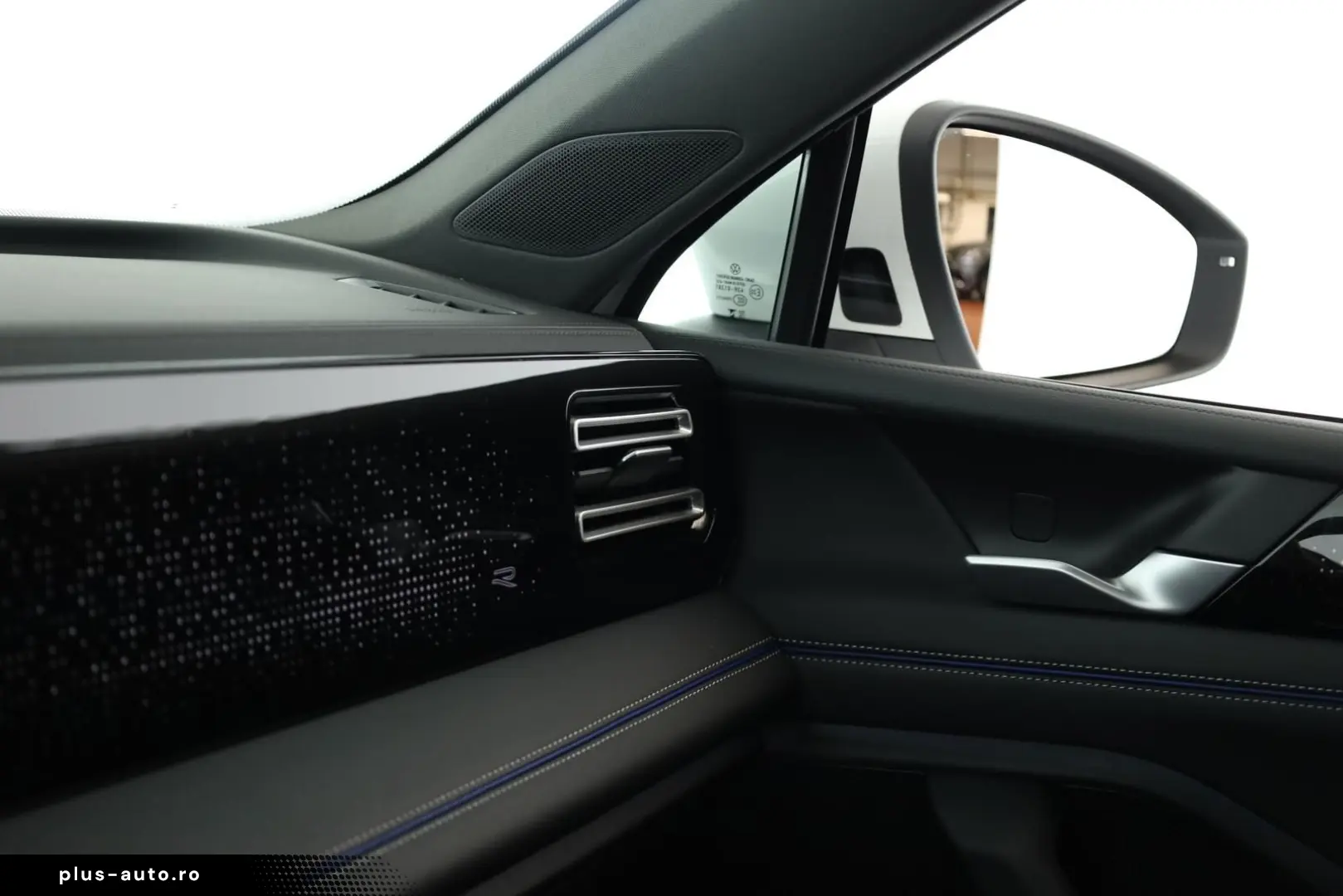 VW Tiguan 2.0 TDI 4M DSG R-Line Pano Nav Key Kam 20