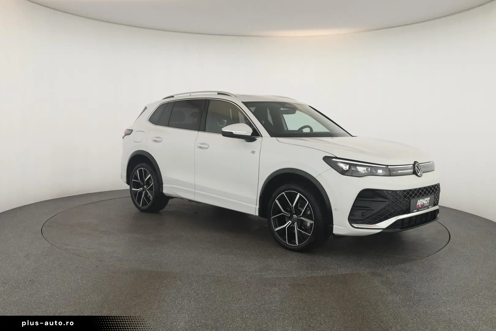 VW Tiguan 2.0 TDI 4M DSG R-Line Pano Nav Key Kam 20