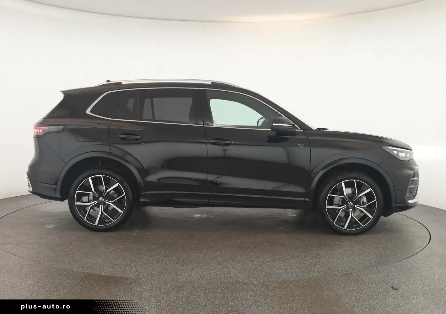 VW Tiguan 2.0 TDI 4M DSG R-Line Pano Nav Key Kam 20