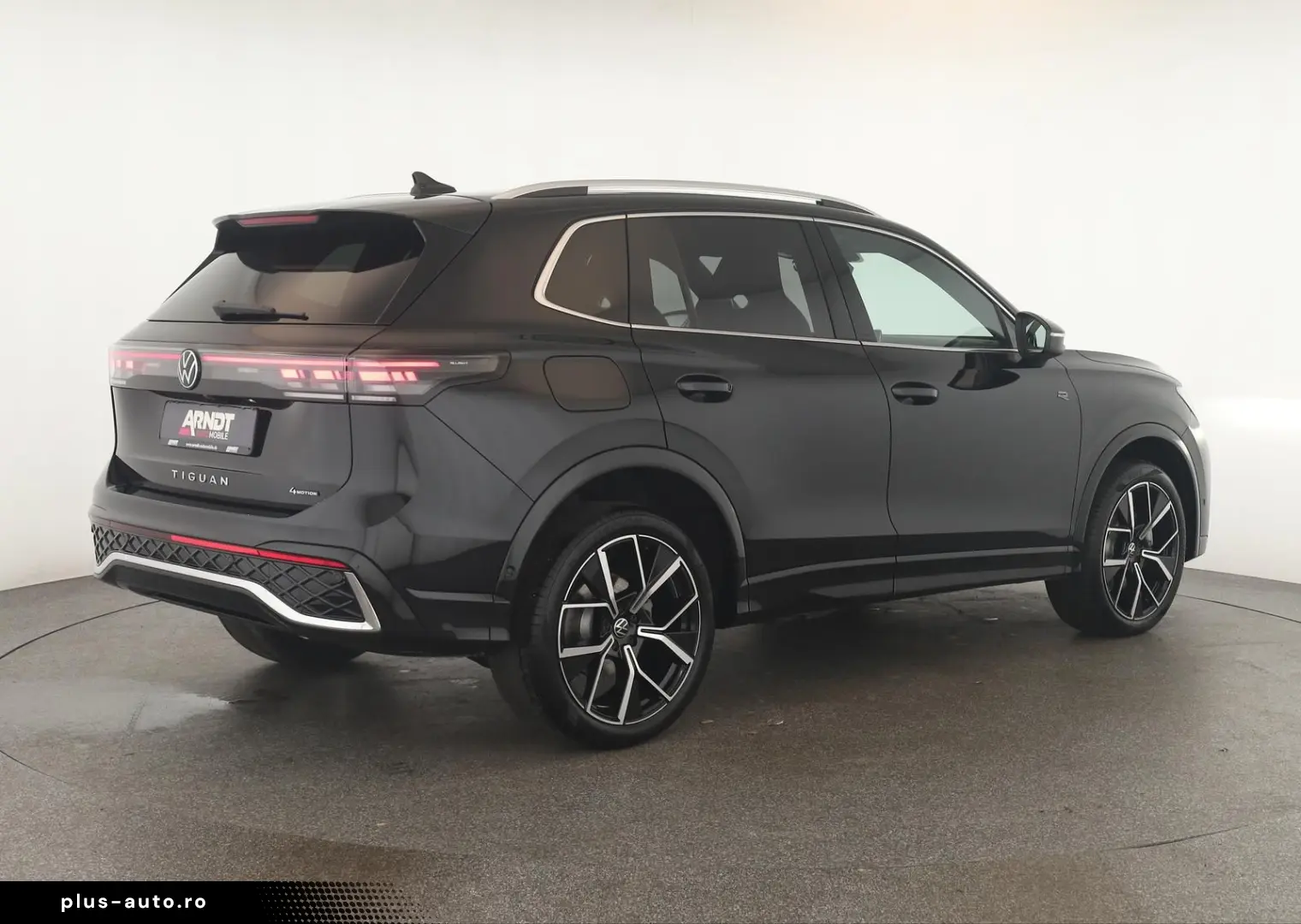 VW Tiguan 2.0 TDI 4M DSG R-Line Pano Nav Key Kam 20