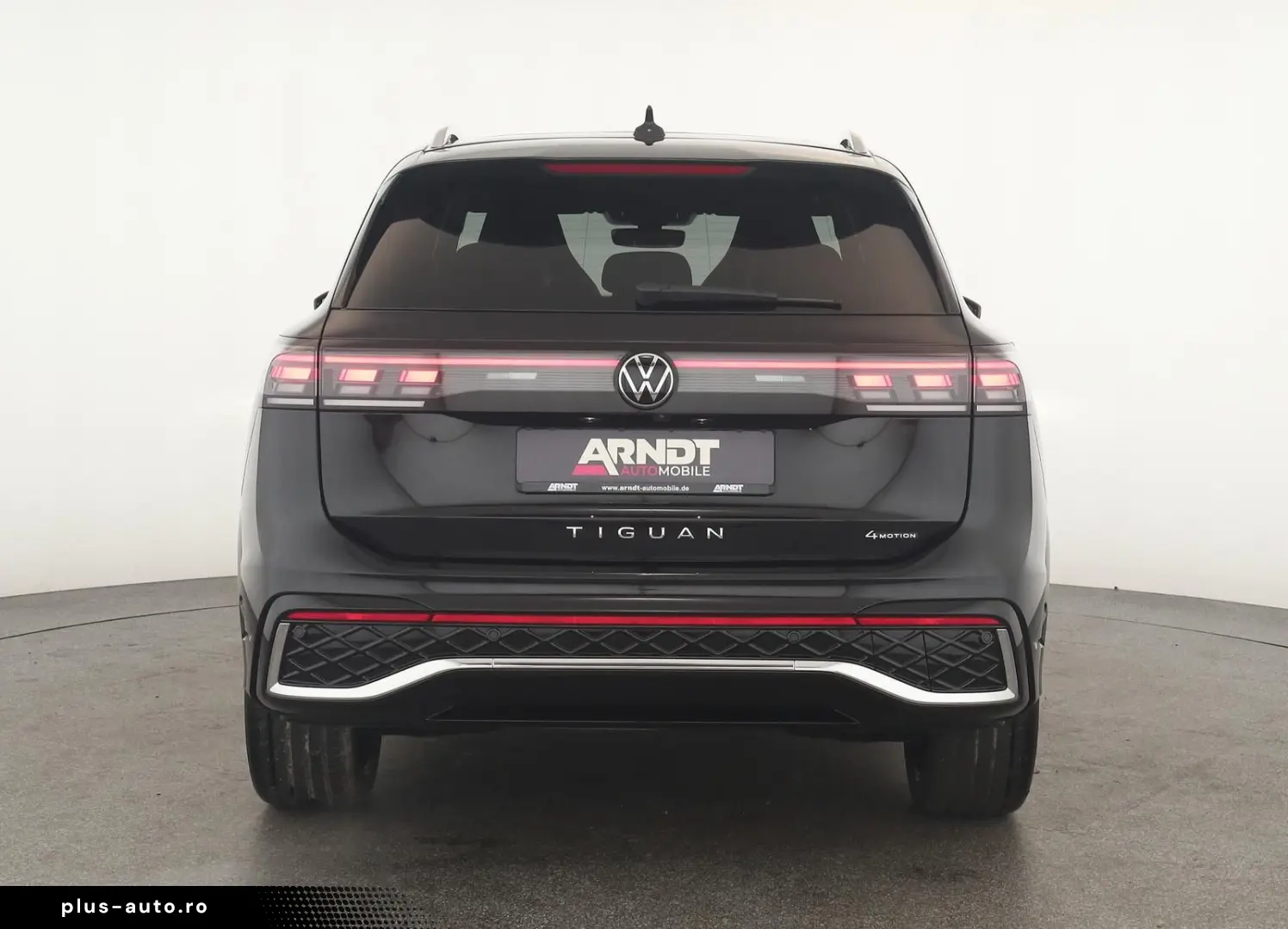 VW Tiguan 2.0 TDI 4M DSG R-Line Pano Nav Key Kam 20