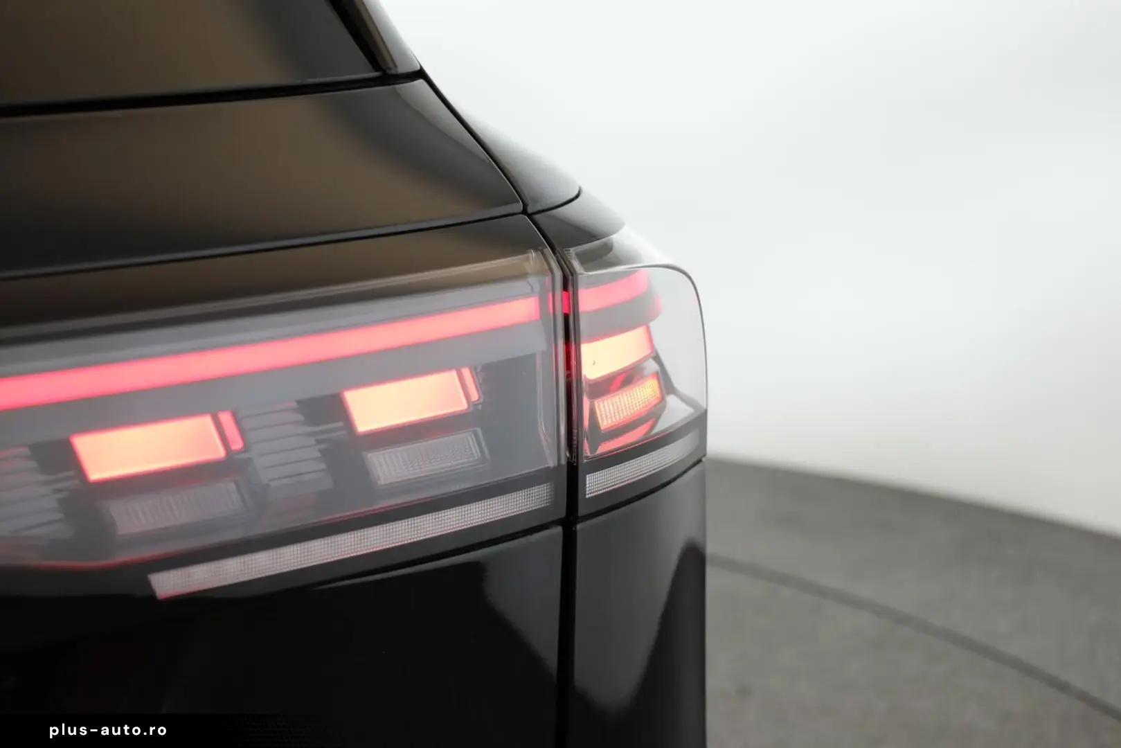 VW Tiguan 2.0 TDI 4M DSG R-Line Pano Nav Key Kam 20