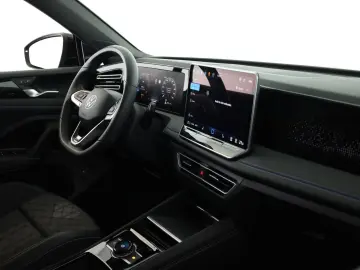 VW Tiguan 2.0 TDI 4M DSG R-Line Pano Nav Key Kam 20