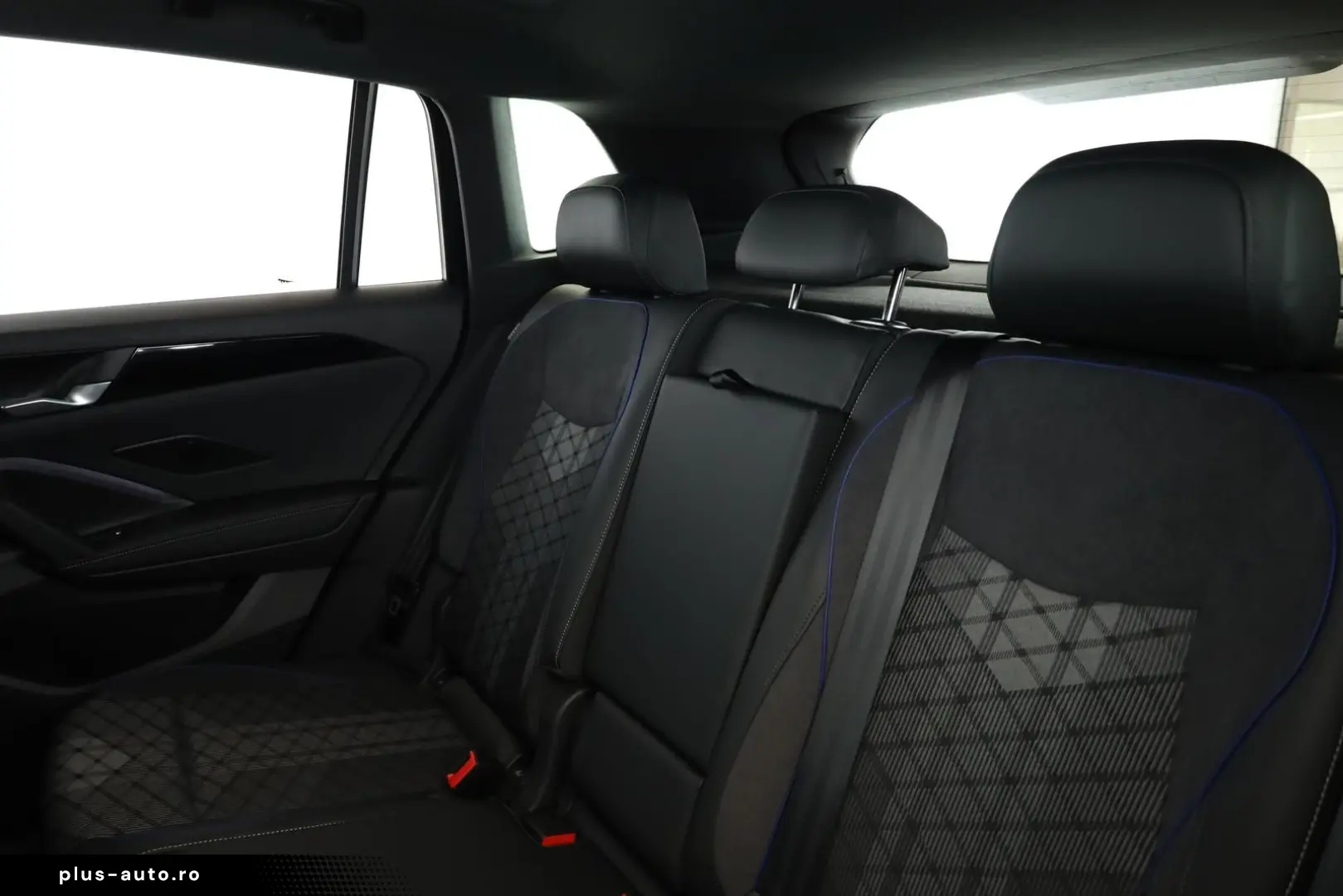 VW Tiguan 2.0 TDI 4M DSG R-Line Pano Nav Key Kam 20