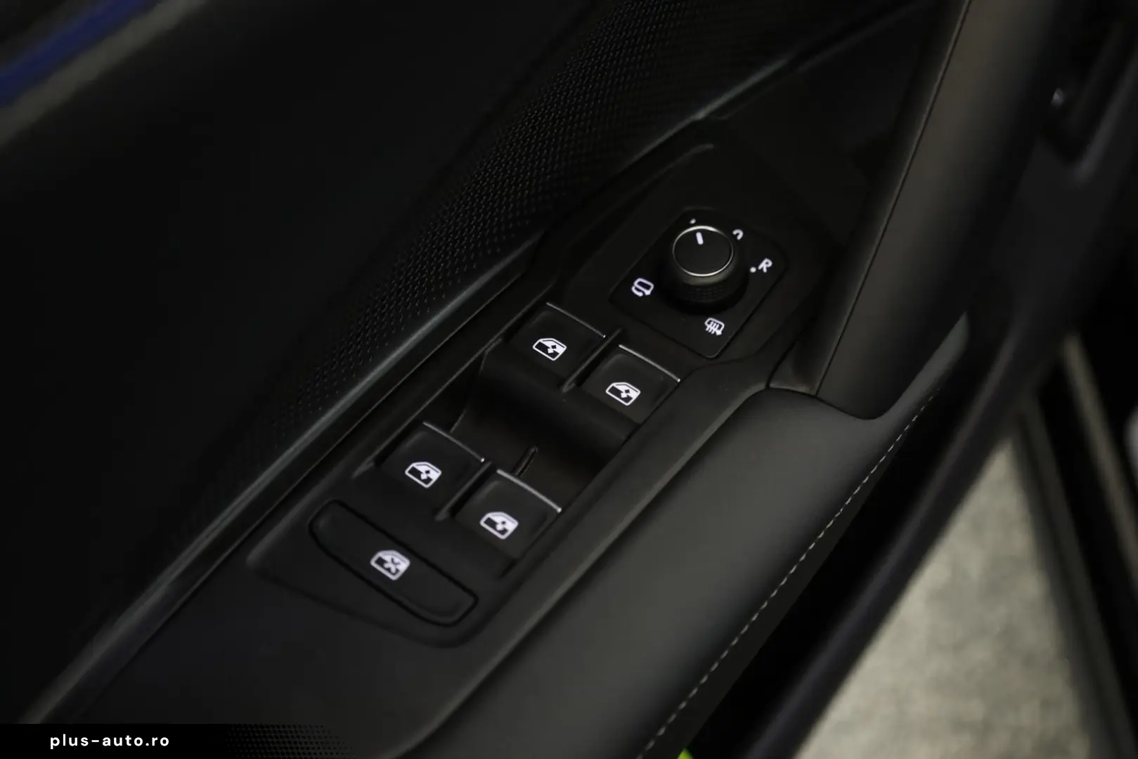 VW Tiguan 2.0 TDI 4M DSG R-Line Pano Nav Key Kam 20