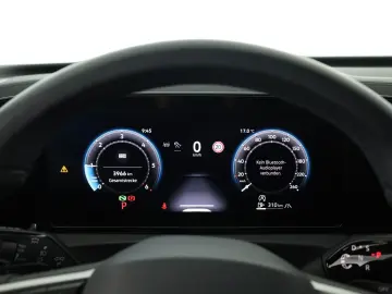 VW Tiguan 2.0 TDI 4M DSG R-Line Pano Nav Key Kam 20