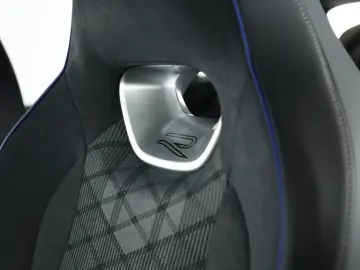 VW Tiguan 2.0 TDI 4M DSG R-Line Pano Nav Key Kam 20