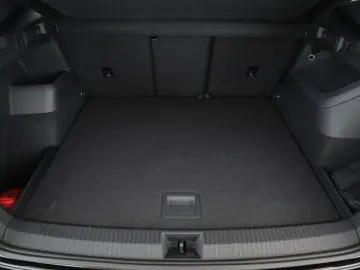 VW Tiguan 2.0 TDI 4M DSG R-Line Pano Nav Key Kam 20