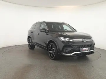 VW Tiguan 2.0 TDI 4M DSG R-Line Pano Nav Key Kam 20