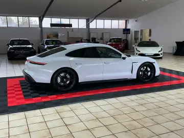 PORSCHE Taycan 4 S - Performance 571PS - 93.4 KW
