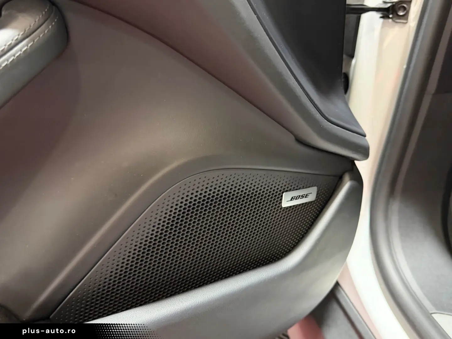 PORSCHE Taycan 4 S - Performance 571PS - 93.4 KW