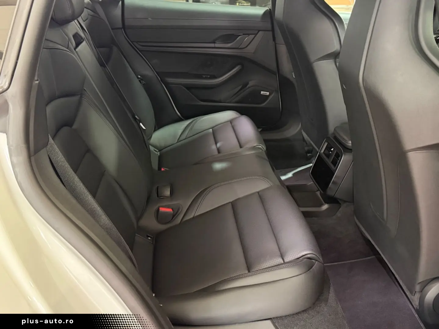 PORSCHE Taycan 4 S - Performance 571PS - 93.4 KW