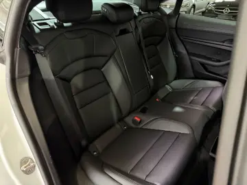 PORSCHE Taycan 4 S - Performance 571PS - 93.4 KW