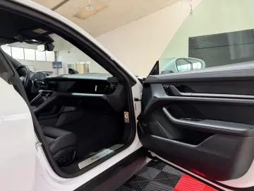 PORSCHE Taycan 4 S - Performance 571PS - 93.4 KW