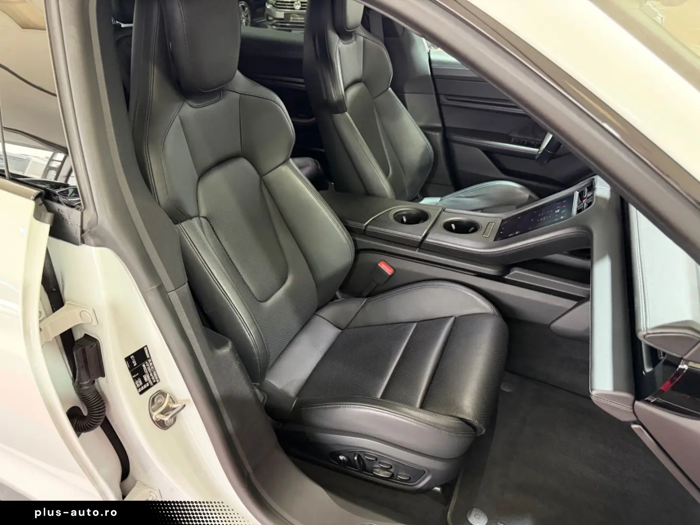 PORSCHE Taycan 4 S - Performance 571PS - 93.4 KW