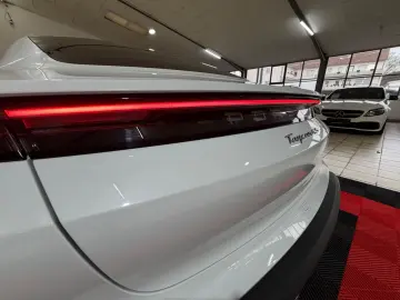 PORSCHE Taycan 4 S - Performance 571PS - 93.4 KW