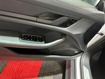 PORSCHE Taycan 4 S - Performance 571PS - 93.4 KW