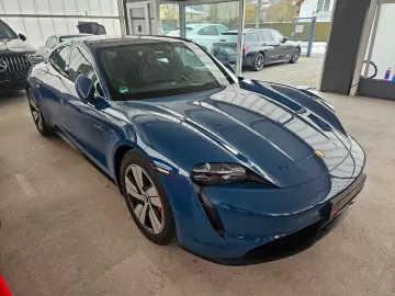 PORSCHE Taycan 4S Perf  BeifDisp Chrono Pano Matrix appr