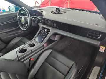 PORSCHE Taycan 4S Perf  BeifDisp Chrono Pano Matrix appr