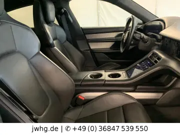 PORSCHE Taycan Turbo 21  HeadUp Pano Passenger-Display