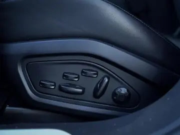 PORSCHE Taycan Turbo 93 kWh   4Wiel Sturing   Pano   Pas