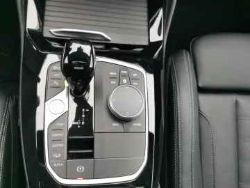 BMW X4 M40i M SPORT Standhzg ACC HeadUp 360  AHK Pan