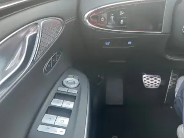 GENESIS GV70 Sport 4WD AD Memory Sitze LED ACC El. Heckk