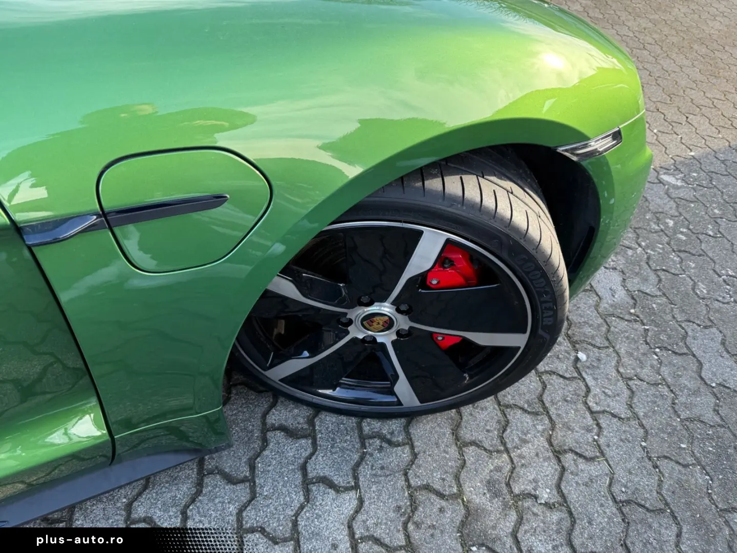 PORSCHE TAYCAN GTS  EXKLUSIV  21 ZOLL APPROVED MWST !!!