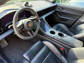 PORSCHE TAYCAN GTS  EXKLUSIV  21 ZOLL APPROVED MWST !!!