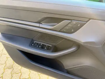 PORSCHE TAYCAN GTS  EXKLUSIV  21 ZOLL APPROVED MWST !!!