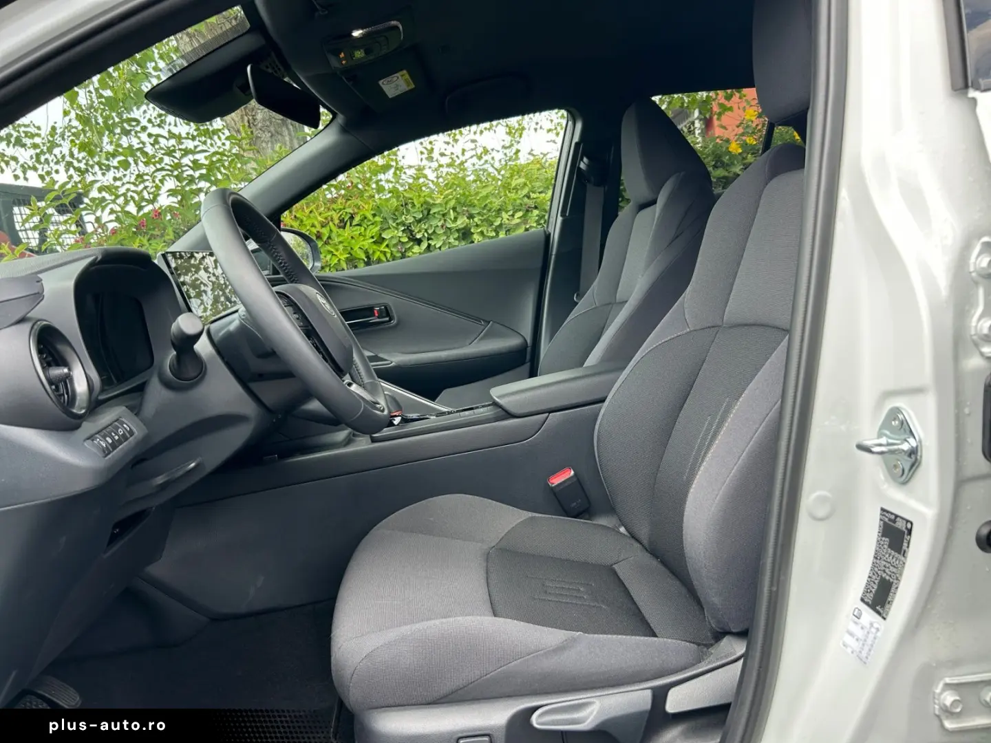 TOYOTA C-HR - 2.0 l Plugin 4x2 Teamplayer CVT LM LED