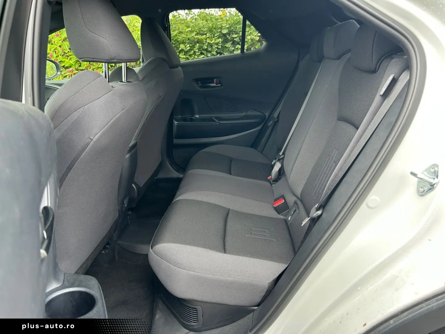 TOYOTA C-HR - 2.0 l Plugin 4x2 Teamplayer CVT LM LED