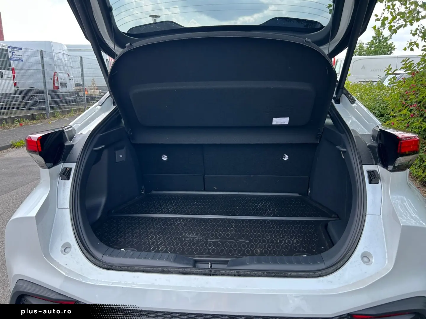 TOYOTA C-HR - 2.0 l Plugin 4x2 Teamplayer CVT LM LED